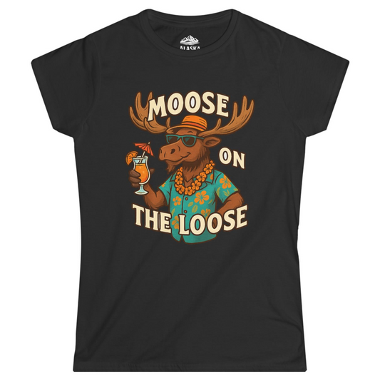 Moose On The Loose Funny Tropical Cartoon Vacation Shirt Ladies T-Shirt – Black – Alaska Cruise Shirts