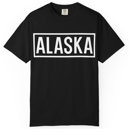 Alaska Bold Text Minimalist Monochrome Graphic Shirt for Travelers — Comfort Comfort Colors T-Shirt – Black – Alaska Cruise Shirts