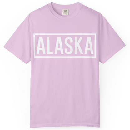 Alaska Bold Text Minimalist Monochrome Graphic Shirt for Travelers — Comfort Comfort Colors T-Shirt – Orchid – Alaska Cruise Shirts
