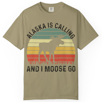 Alaska Is Calling And I Moose Go Retro Sunset Moose Graphic Shirt — Comfort T-Shirt – Khaki – Alaska Cruise Shirts